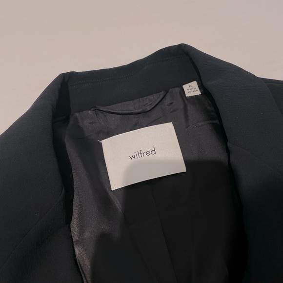 Wilfred
Heartbreaker Blazer - Picture 13 of 15